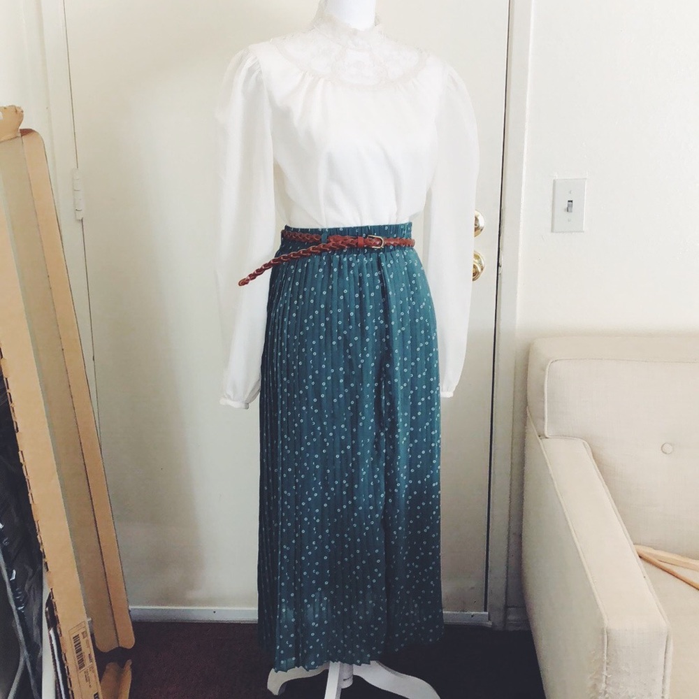 COPY - NWT Chiffon 70s Green Pleated Midi Skirt